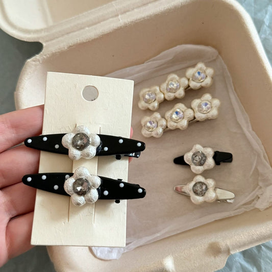 Beau - Polka Dot Flower Detail Alloy Hair Clip