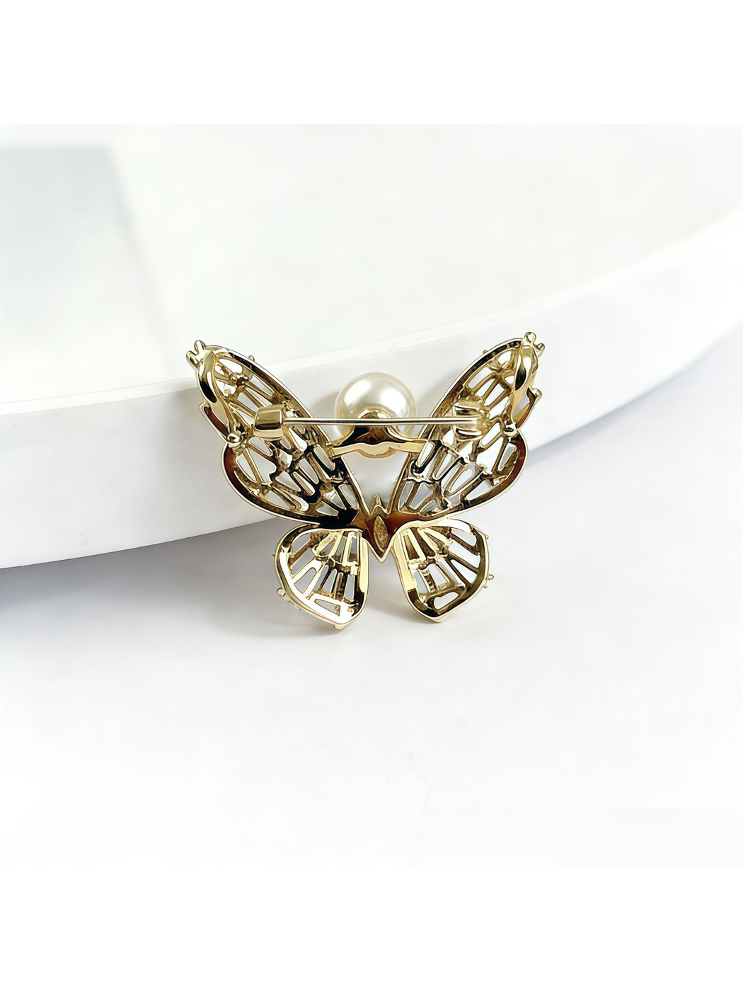 Brovia - Butterfly Detail Bow Shape Alloy Brooch
