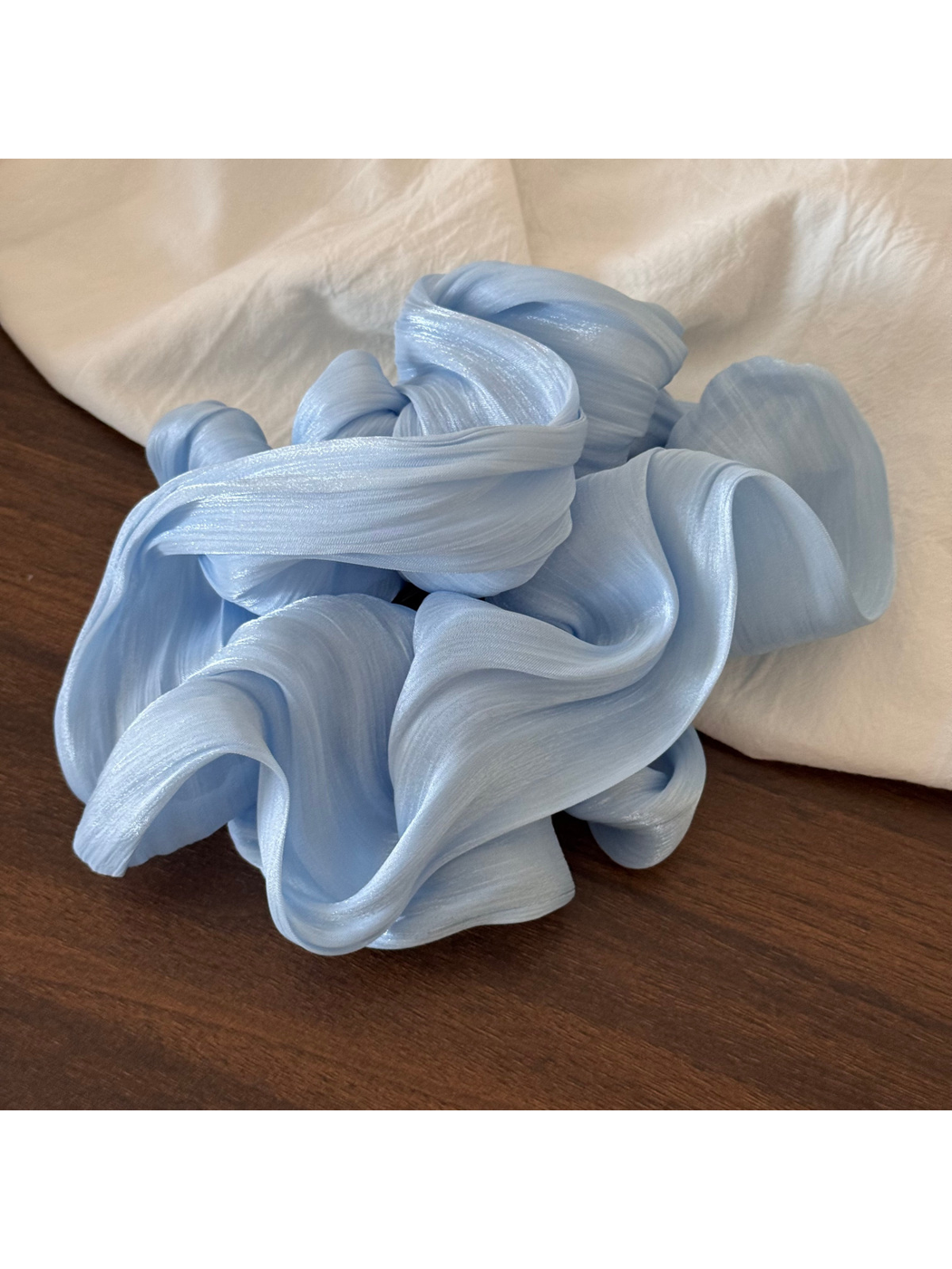 Beau - Glossy Sheer Irregular Ruffle Banana Clip