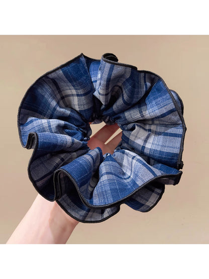 Gifty - Plaid Scrunchie Hair Tie