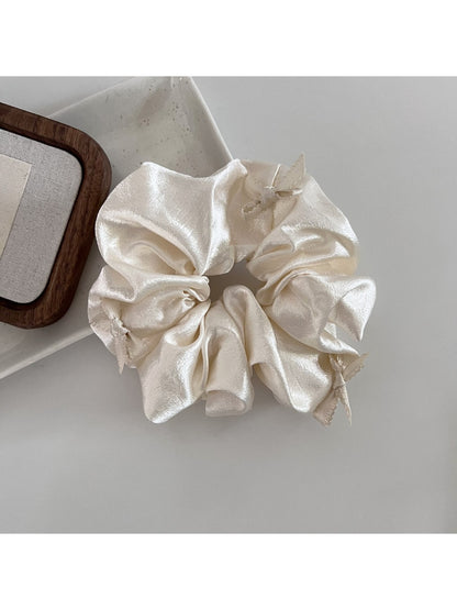 Gifty - Pearlescent Satin Bow Scrunchie