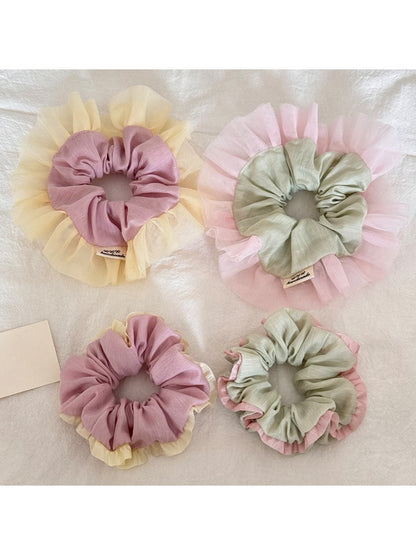 Gifty tulle scrunchie with pink and beige color block ruffle design