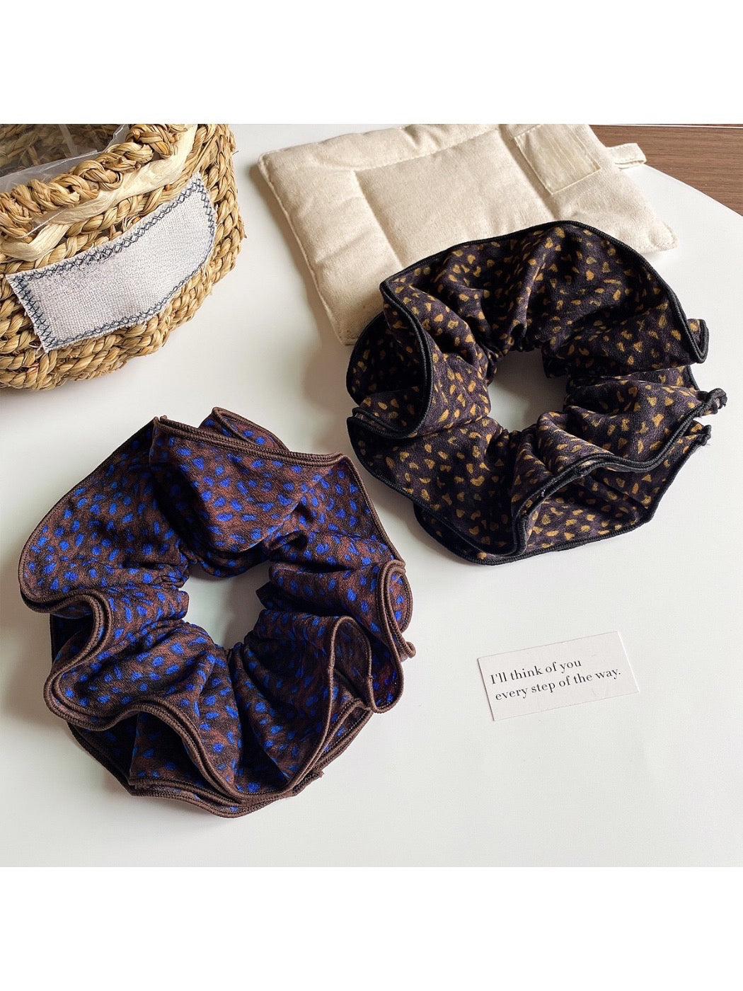 Gifty - Graceful Leopard Print Hair Scrunchies
