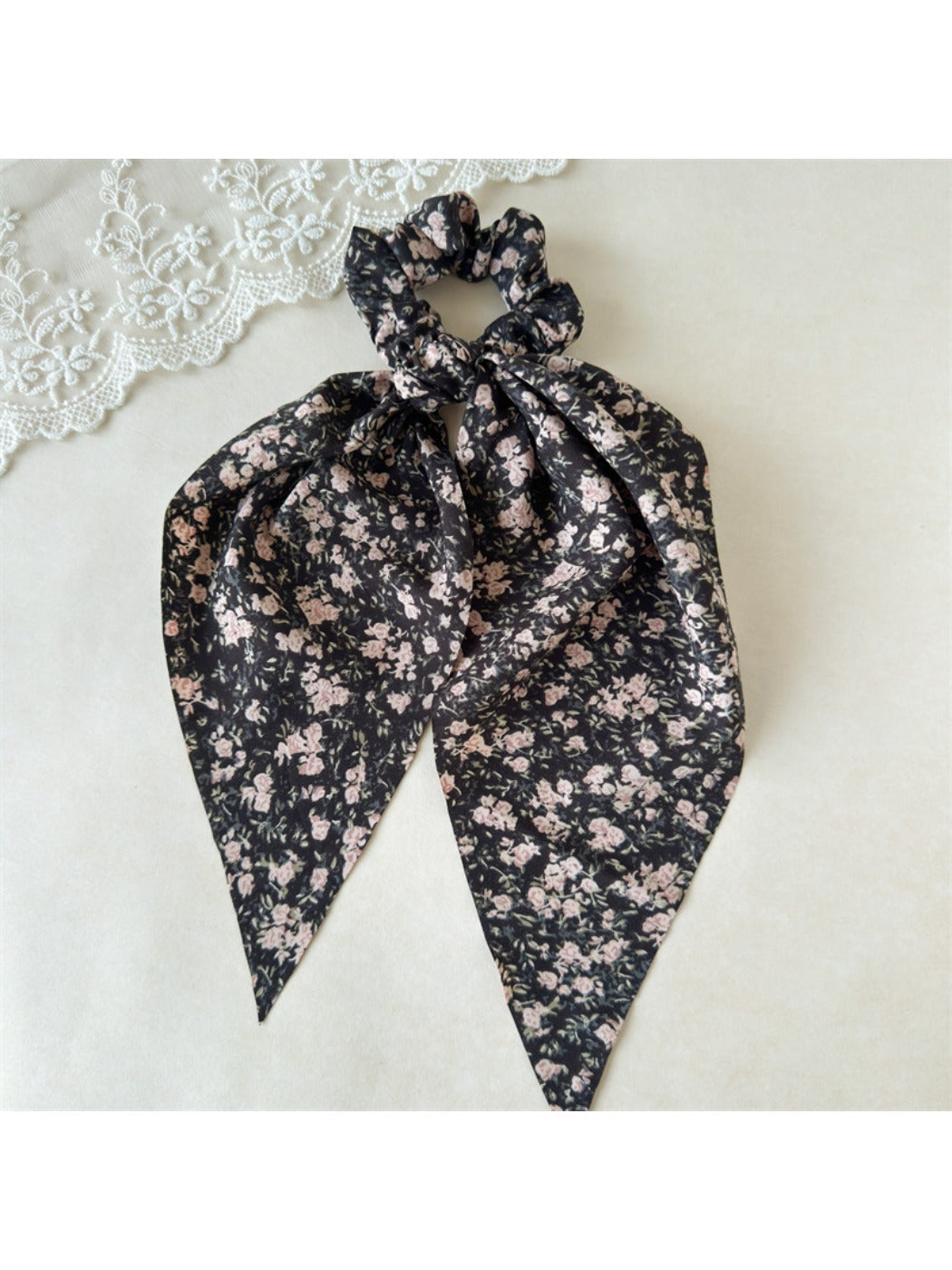 Gifty - Spring Inspired Bow Scrunchie