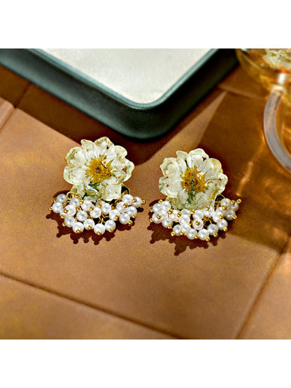 Earedge - Elegant Floral Beaded Earrings