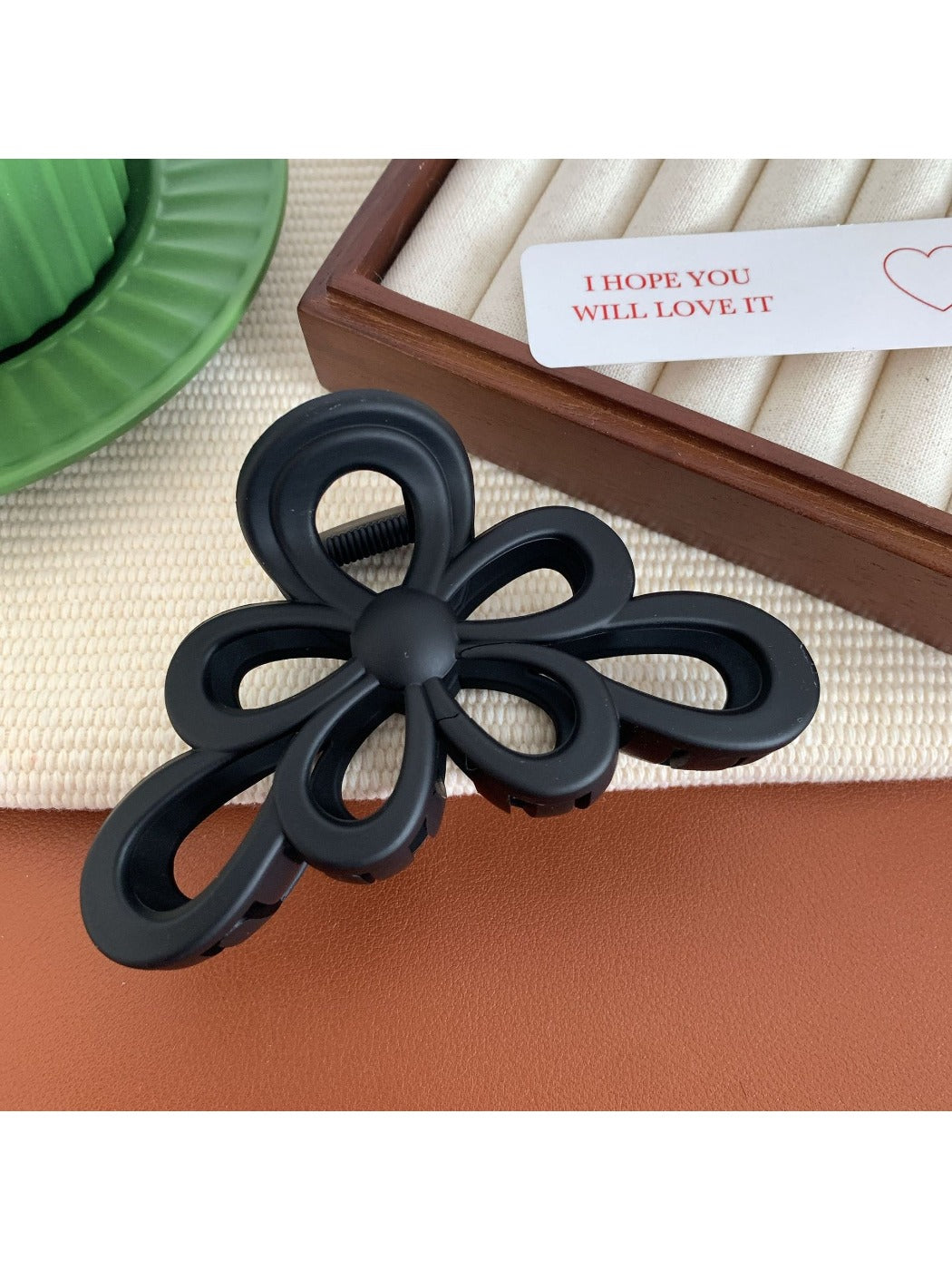 Beau - Camellia Shape Claw Clip