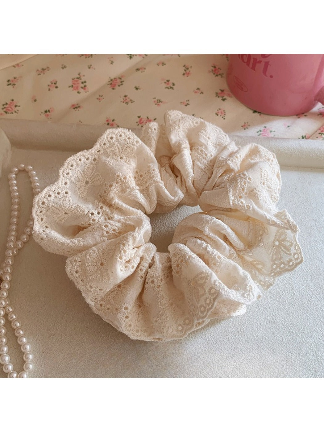 Gifty - Sweet Color-Blocked Scrunchie