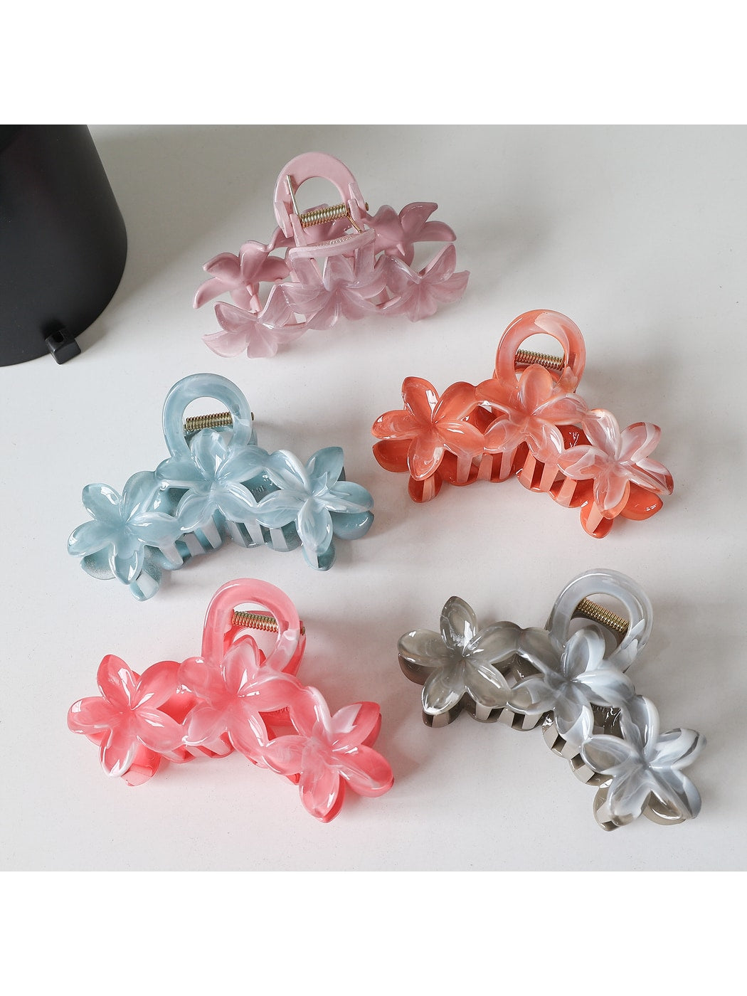 Beau - Transparent Floral Plastic Claw Hair Clip