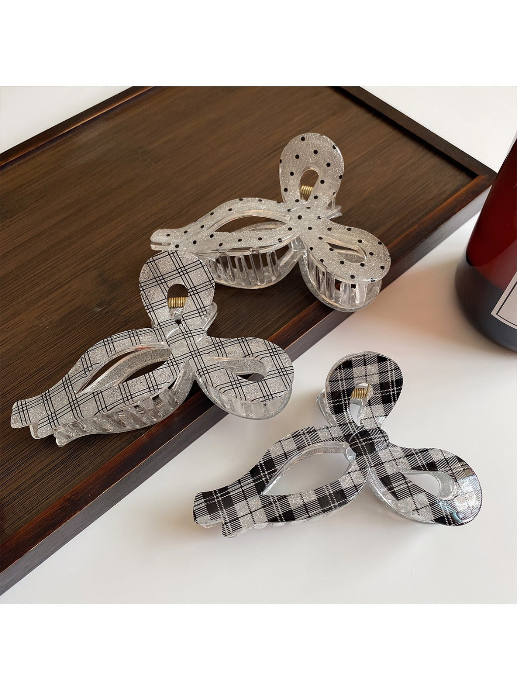 Beau - Elegant Bow Shaped Minimalist Claw Clip