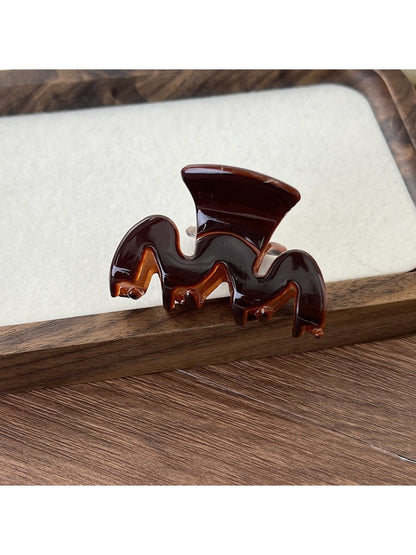 Beau - Trendy Letter M Hair Clip