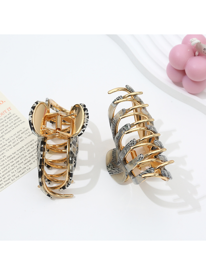 Beau - Chrysanthemum Shape Textured Hair Claw Clip