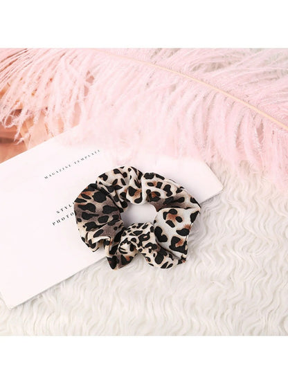 Gifty - Leopard Print Scrunchies