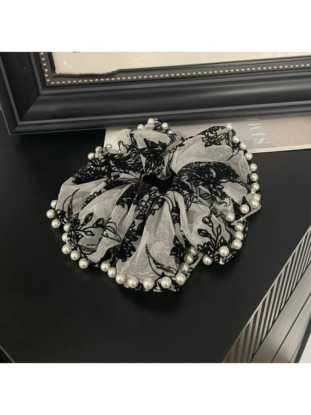 Gifty - Dark Colors Floral Patterned Scrunchie