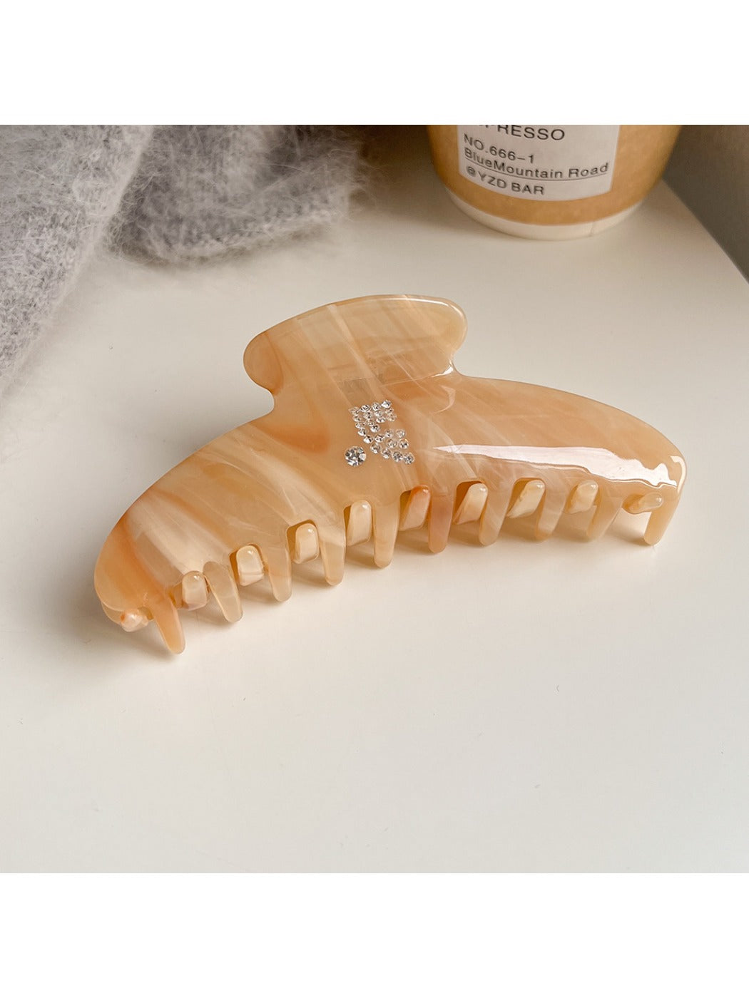 Beau - Creamy Dot Rhinestone Hair Clip