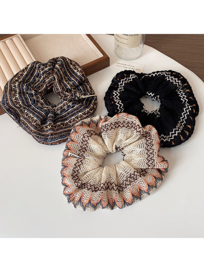 Gifty - Contrast Color Patterned Scrunchie