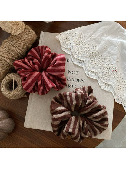 Gifty - Trendy Striped Scrunchie Hair Ties