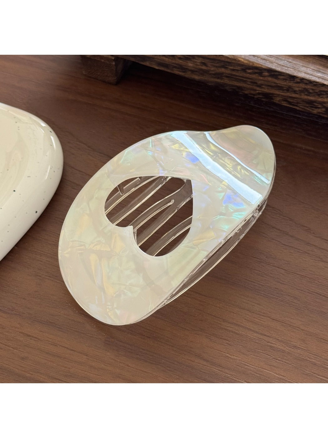 Beau - Marbled Heart Cutout Acrylic Hair Clip