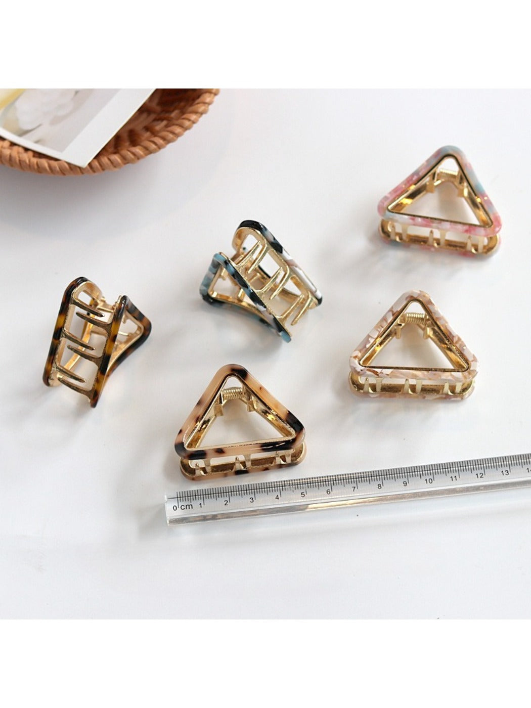 Beau - Chic Triangle Hair Claw Clip