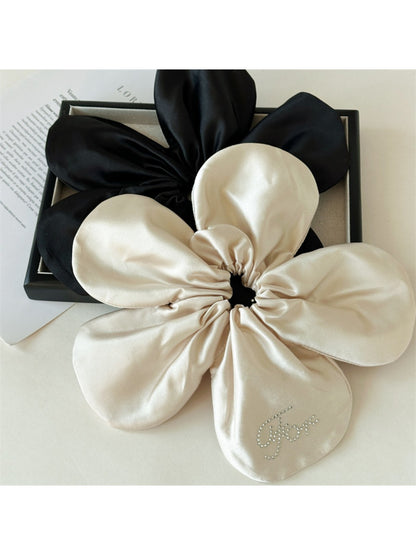 Gifty - Elegant Flower Hair Tie