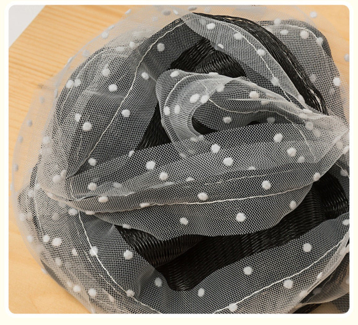 PAPO – Monochrome Dotted Bath Pouf