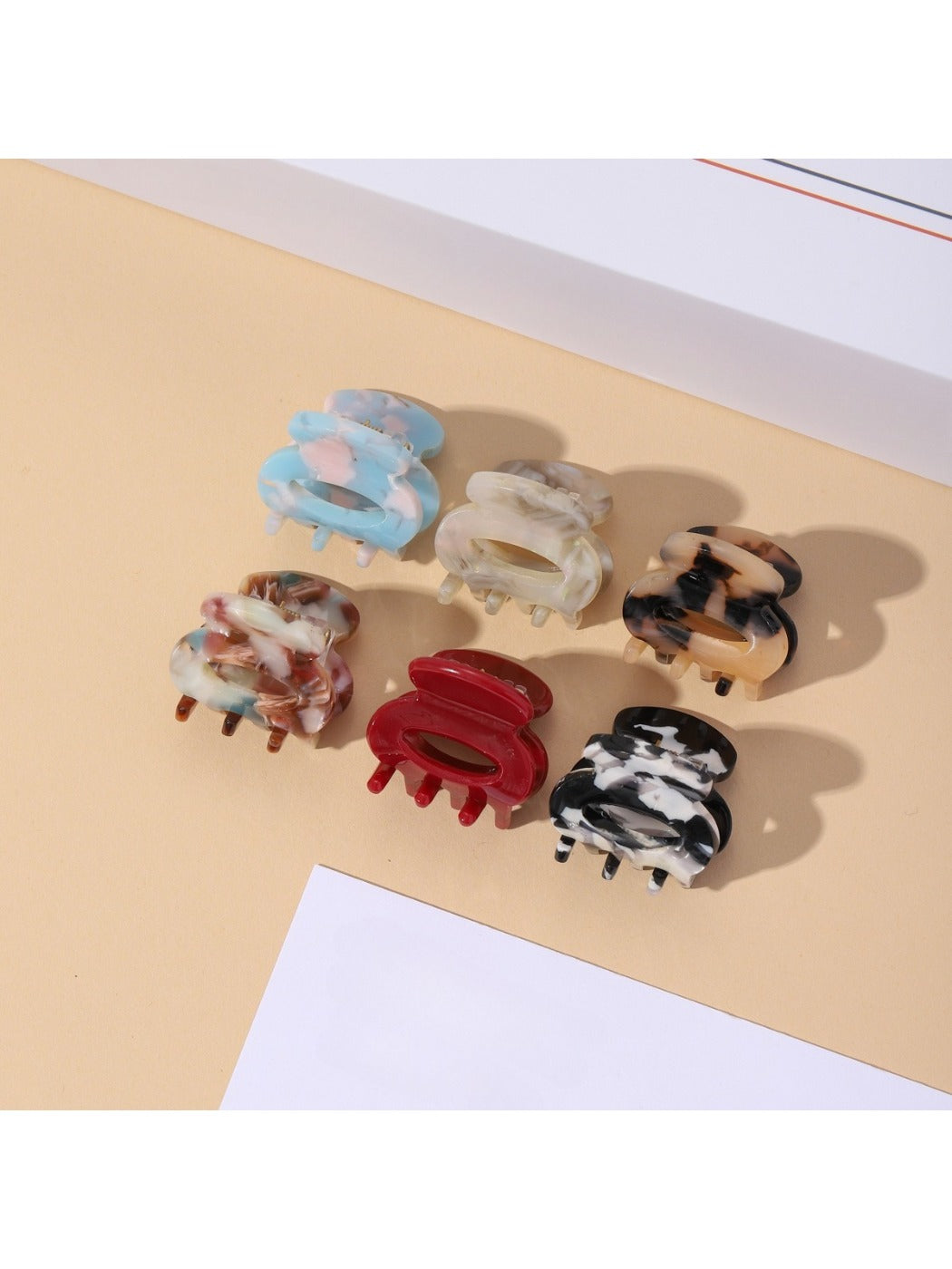 Beau - Small Oval Cut Out Hair Claw Clip