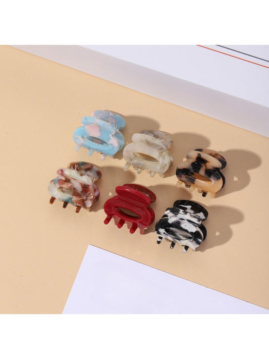 Beau - Small Oval Cut Out Hair Claw Clip