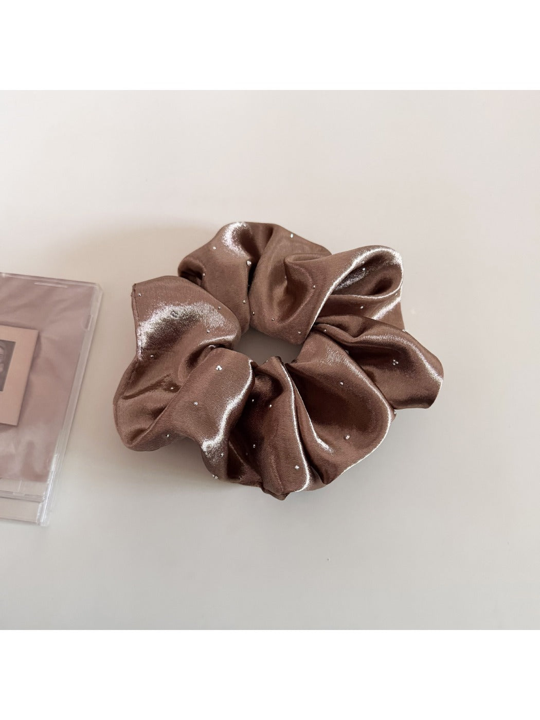 Gifty - Elegant Satin Crinkle Scrunchie