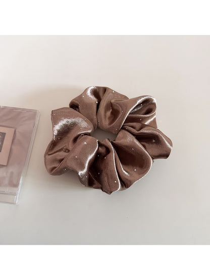 Gifty - Elegant Satin Crinkle Scrunchie