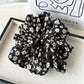 Gifty - Elegant Floral Pattern Scrunchie