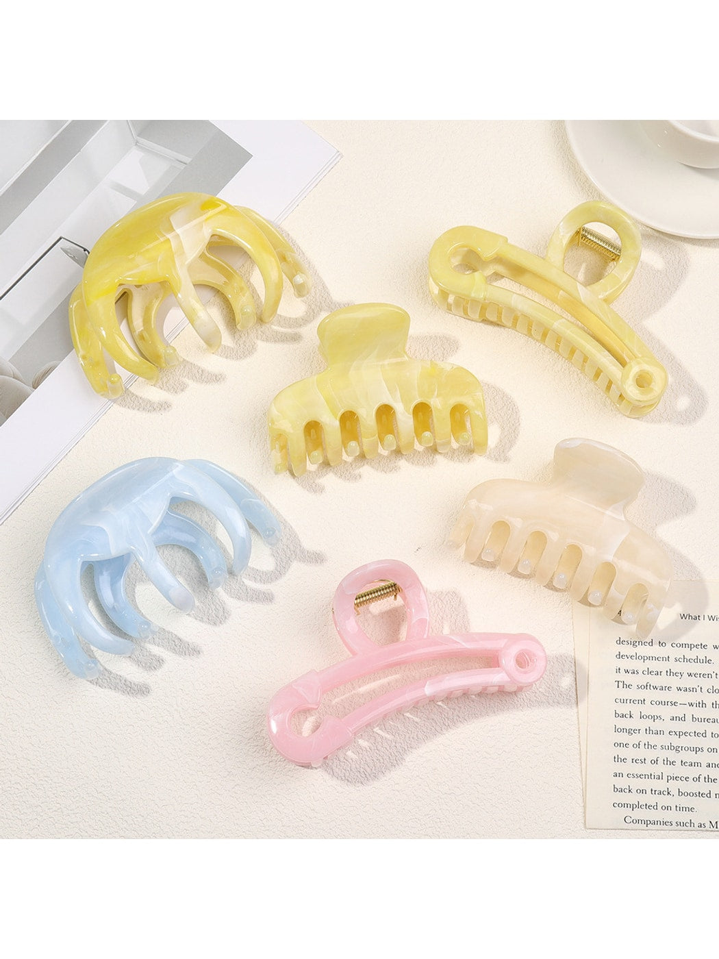 Beau - Glossy Marbled Pattern Hair Claw Clip