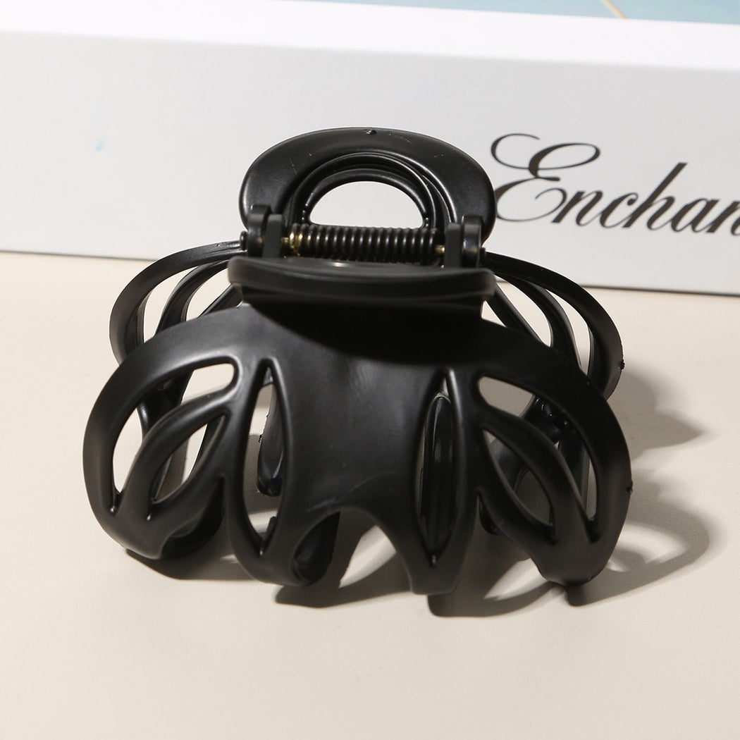Beau - Glossy Openwork Leopard Pattern Claw Clip
