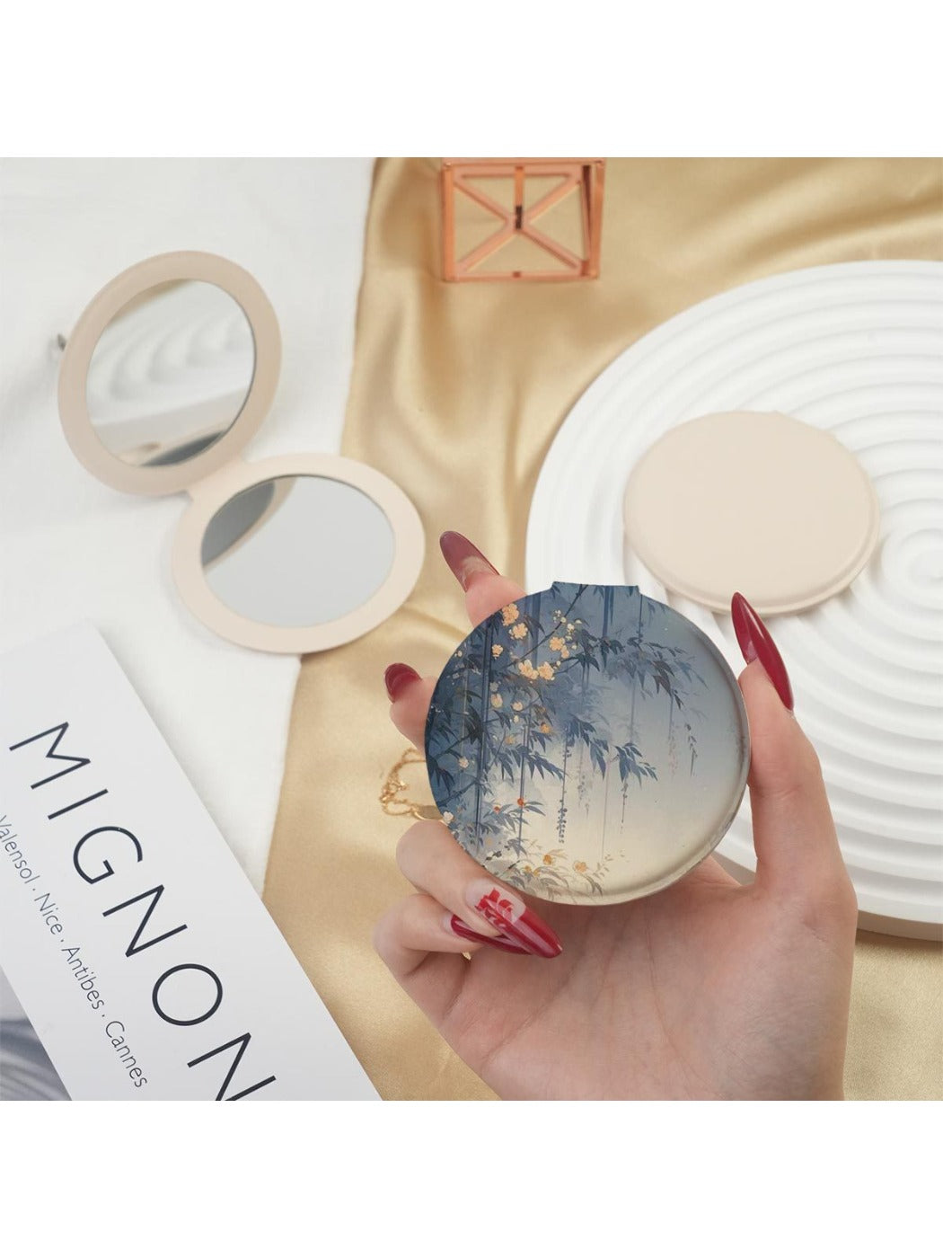 Mirroray - Vintage Scenery Patterned Round Compact Mirror
