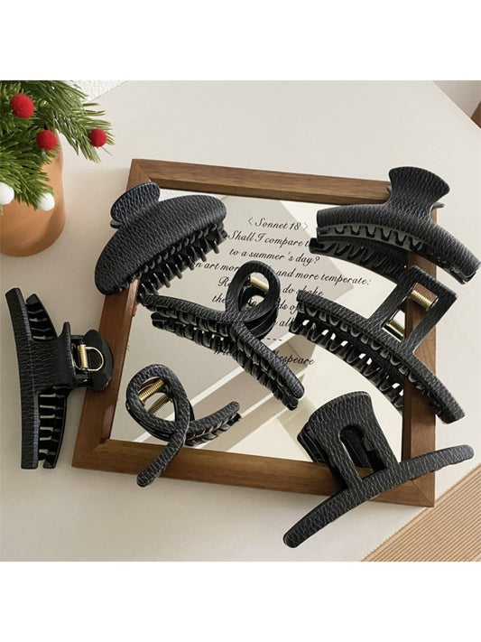 Beau - Elegant Black Claw Clip