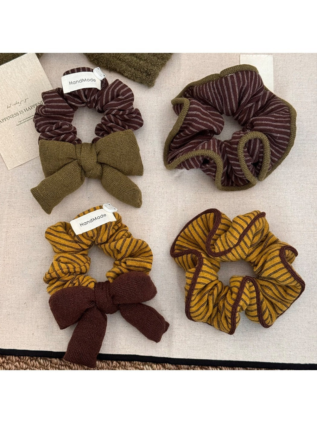 Gifty - Simple Bow Striped Scrunchie