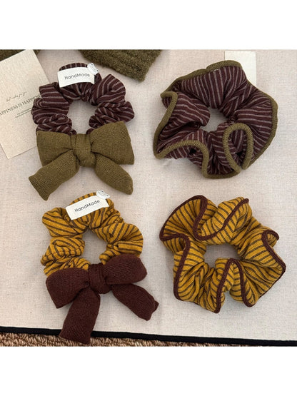Gifty - Simple Bow Striped Scrunchie