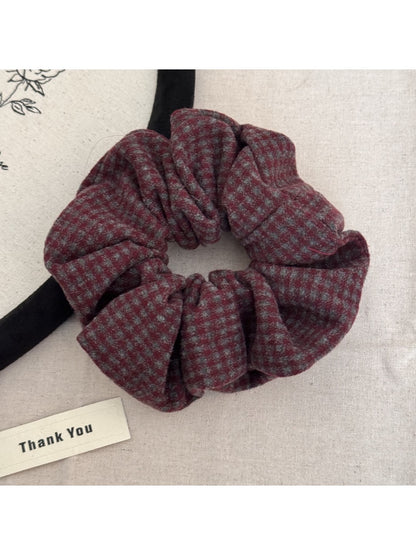Gifty - Warm Plaid Hair Scrunchie