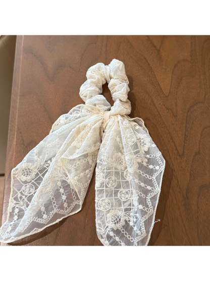 Gifty - Floral Lace Layered Oversized Scrunchie