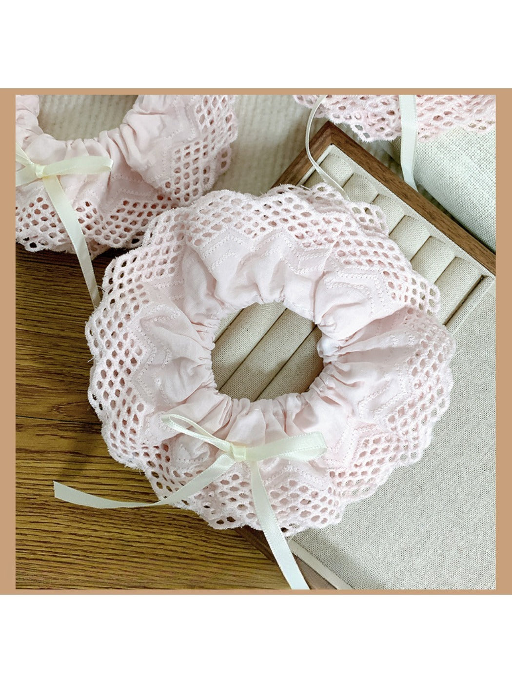 Gifty - Sweet Lace Scrunchie Hair Ties