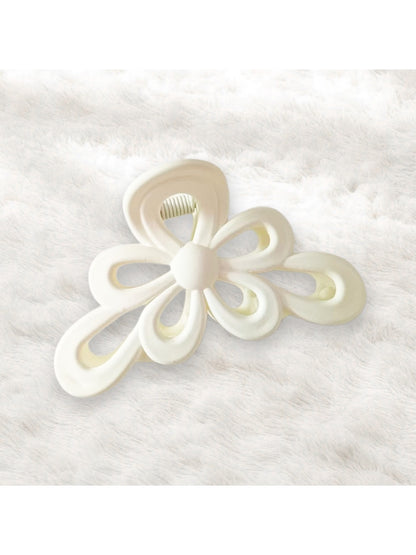 Beau - Plastic Floral Cutout Everyday Claw Clip
