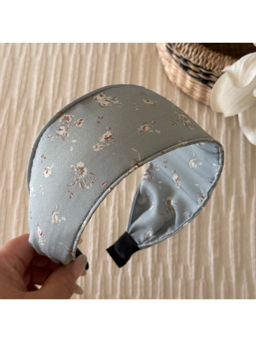 Gifty - Tiny Floral Scrunchie and Headband