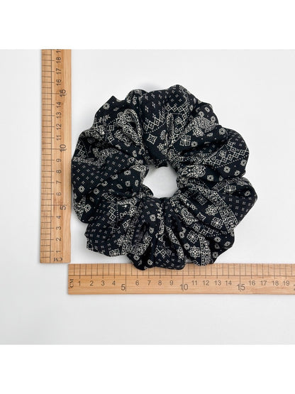 Gifty - Cashew Flower Scrunchie Extra Large