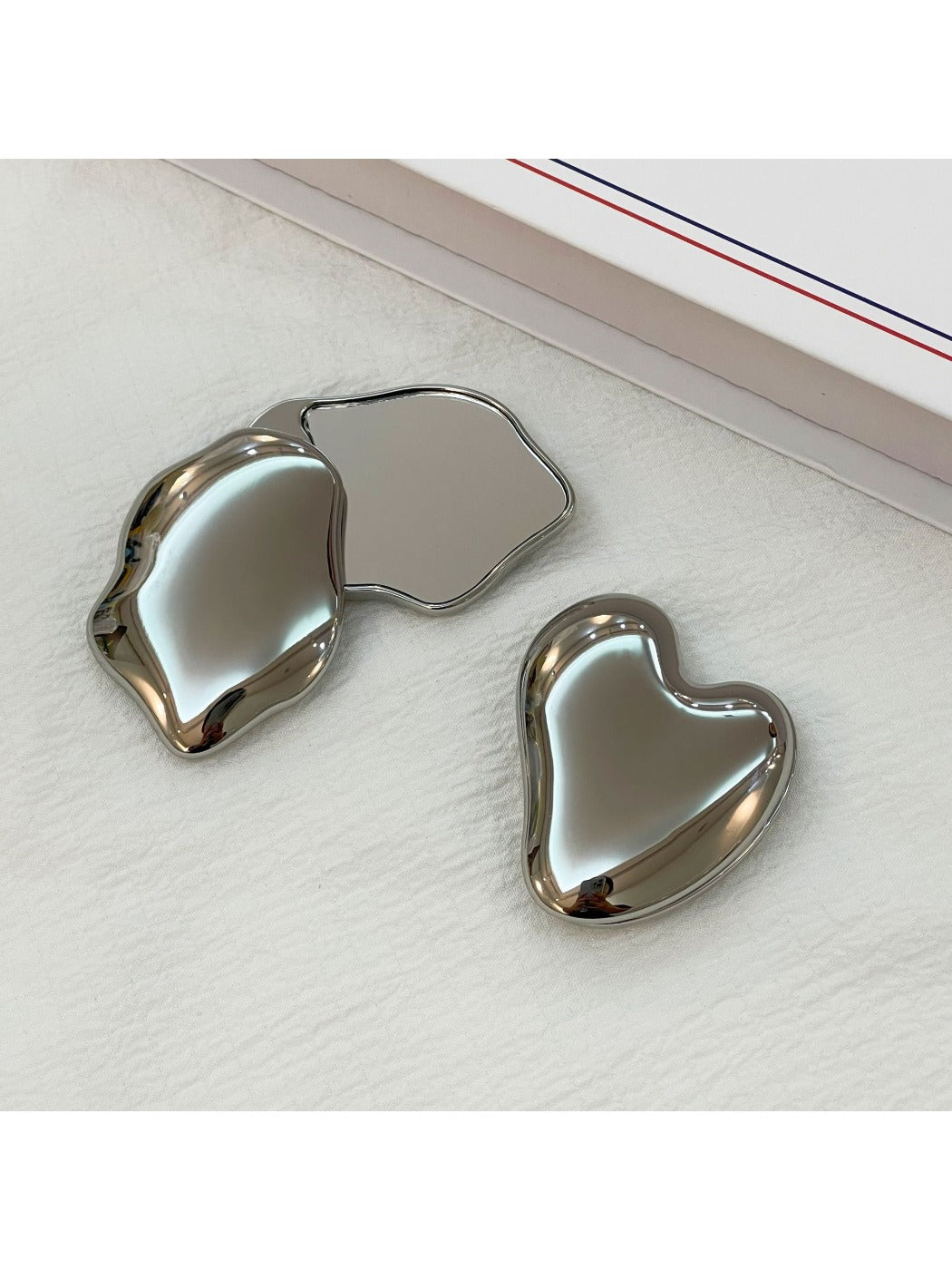 Mirroray - Cloud Shaped Makeup Mirror Handheld Dual Sided