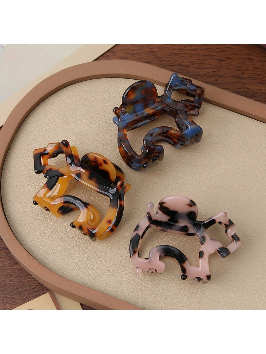 Beau - Trendy Puppy Ponytail Hair Claw Clip