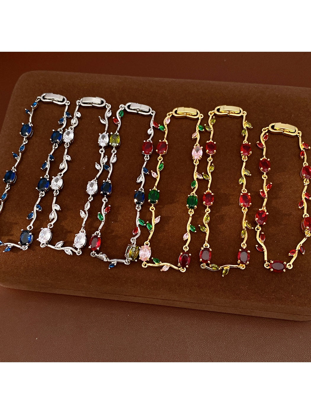 Lovra - Alloy Oval Flower Synthetic Zircon Bracelet