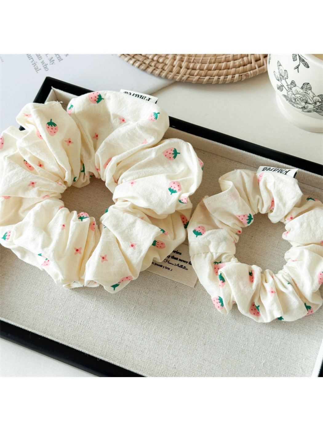 Gifty - Cute Strawberry Hair Scrunchie