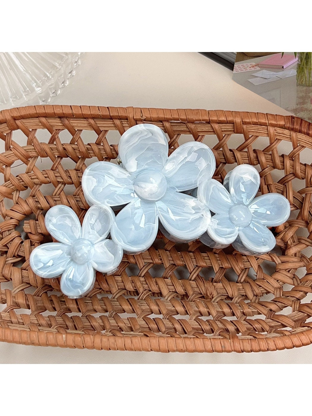 Beau - Marbled Flower Plastic Floral Hair Claw Clip