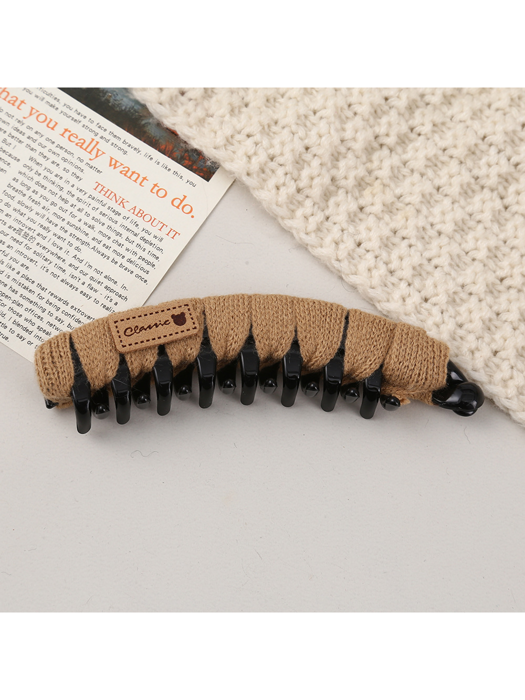 Beau - Rectangular Detail Polyester banana Clip