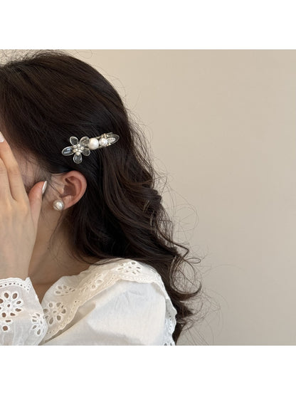 Beau - Floral Heart Accent Acrylic Alloy Hair Clip