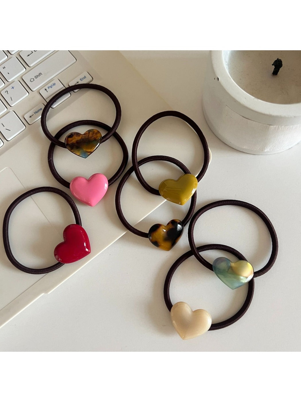 Gifty - Vintage Heart Shaped Hair Tie