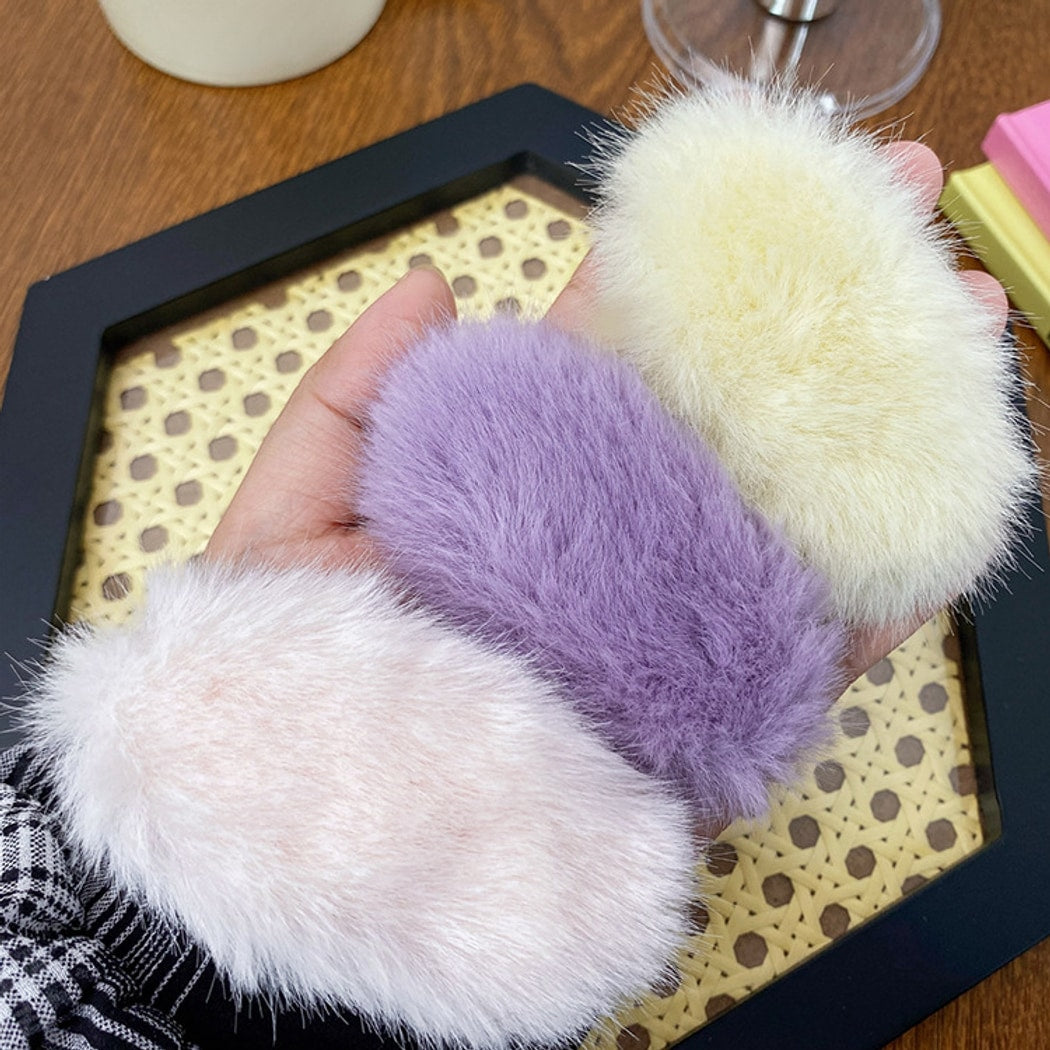 Beau - Soft Plush Solid Geometric Hair Clip